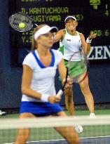 Sugiyama-Hantuchova advance to 3rd round at U.S. Open