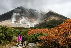 Mt. Asahidake sees 1st snowcap