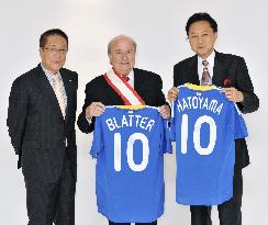 Hatoyama meets FIFA chief Blatter