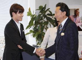 S. Korean actor Lee Seojin meets with DPJ leader Hatoyama