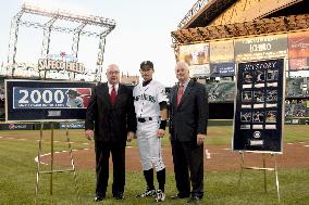 Ichiro honored for his ninth straight 200-hit season