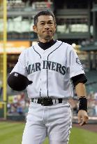 Ichiro honored for his 9th straight 200-hit season