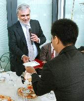 Rome deputy mayor apologizes to Japanese man
