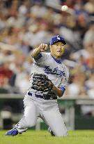 Dodgers Kuroda picks up 8th win