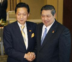 Hatoyama, Yudhoyono talk on sidelines of G-20 summit