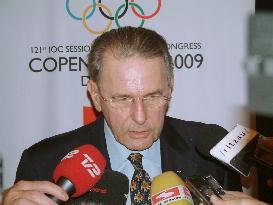 IOC's Rogge arrives in Copenhagen