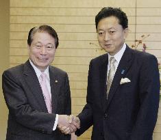 Hatoyama holds talks with S. Korean foreign minister Yu