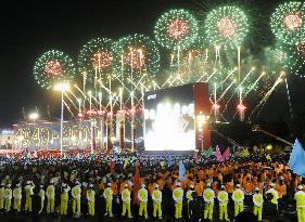 Beijing shows off new weaponry in 60th anniversary parade