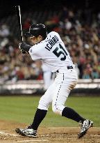 Ichiro collects 3 hits, Mariners beat Rangers