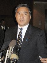 Nagashima speaks reporters in U.S.