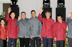 APEC leaders photographed