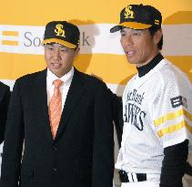 Lee looking forward to challenge with Softbank