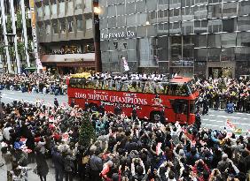 Yomiuri Giants has Tokyo victory parade
