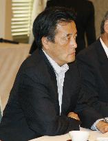 Okada, Ginowan mayor discuss U.S. base issue