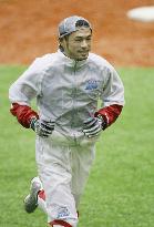 Ichiro practices at Giants training field