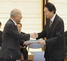 Hatoyama, Fujii OK outline of tax reforms