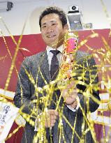 Rakuten Eagles pitcher Tanaka receives 105 million yen pay raise