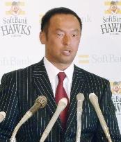 Hawks' Matsunaka takes 100 million yen pay cut