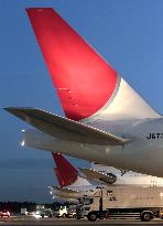 JAL heads for court-backed bankruptcy