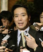 Maehara discusses JAL rehabilitation with Hatoyama