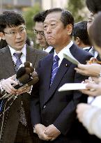 Ozawa says he will continue as secretary general