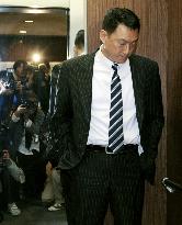 Tiger's Kanemoto takes salary cut