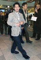 Takahashi arrives at Vancouver prior to the Olympics