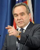 Campbell urges Japan to resolve child custody issue