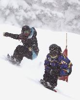 Doi, Fujimori practice snowboard cross in Sapporo for Olympics