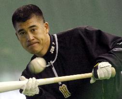 Jojima practices batting in training camp