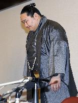 Scandal-tainted Asashoryu calls it quits