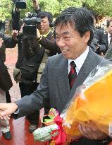 New Nago mayor starts work