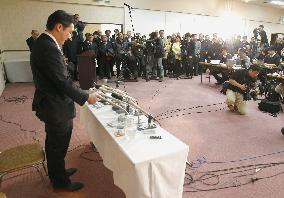Indicted ex-Ozawa aide Ishikawa to leave DPJ, but remain in Diet