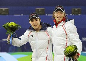 Nagashima, Kato, receive medals in 500-meter speed skating