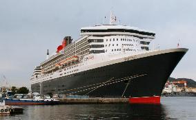 Ocean liner Queen Mary 2 arrives at Nagasaki
