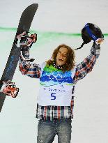 American White wins gold in snowboard men's halfpipe