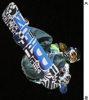 White wins gold in men's halfpipe