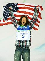 White wins gold in men's halfpipe