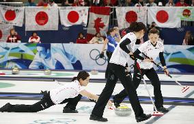Japan curling team loses to China