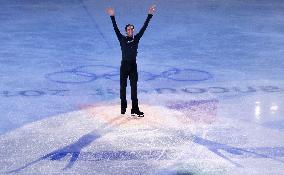 Lysacek wins gold at Vancouver Olympics