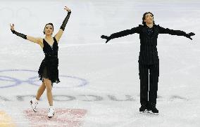 Japan's Cathy, Chris Reed perform ice dance