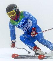 Iran's 1st female Winter Olympian draws applause