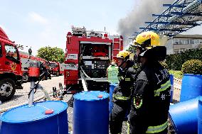 CHINA-SHANGHAI-PETROCHEMICAL FIRM-FIRE (CN)