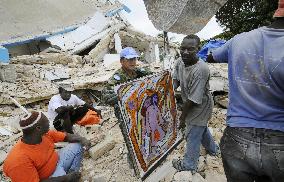 Japan's troops rescue Haiti's artworks