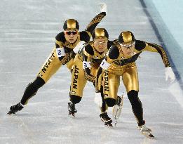 Japan wins women's speed skating team pursuit silver medal