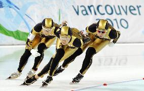 Japan wins women's speed skating team pursuit silver medal