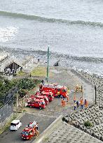 Tsunami reach Japan's Pacific side