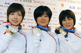 Japan's sivler medalist skaters speak at press conference