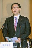 Toyota chief apologizes to Chinese consumers