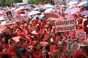 Thaksin supporters rally in Bangkok